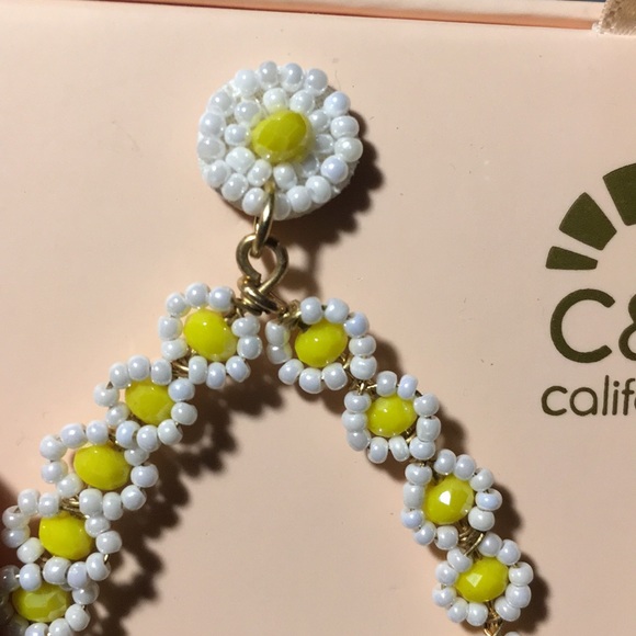 💛C&C California Beaded Designer Earrings 🤍💛🤍 - Picture 6 of 12